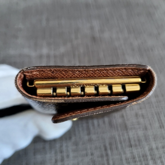 Louis Vuitton 6-Ring Key Holder - Picture 9 of 14